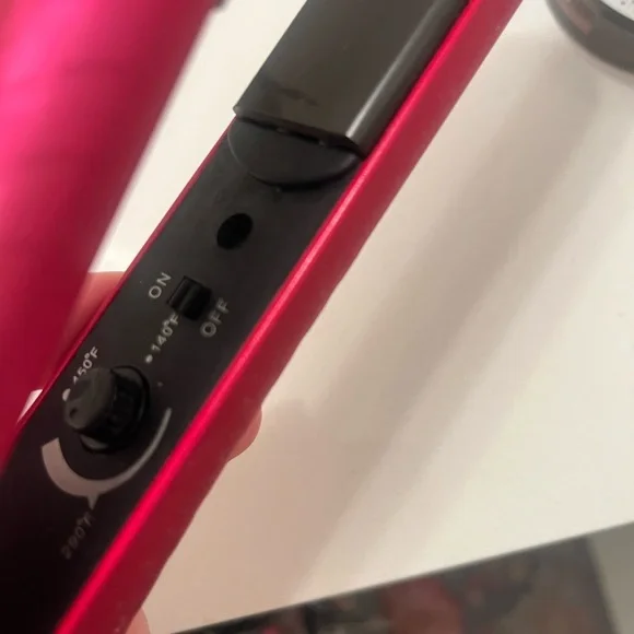 Nume Silhouette Hair Straightener